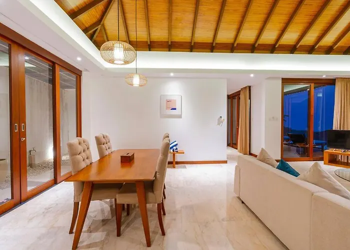 2 Bedrooms Ocean View Entire With Infinity Pool Вилла *