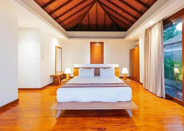 2 Bedrooms Ocean View Entire With Infinity Pool Вилла Улувату