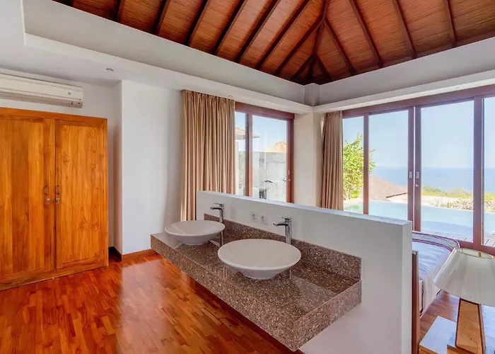 2 Bedrooms Ocean View Entire With Infinity Pool *
