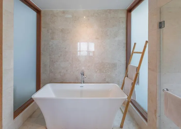 2 Bedrooms Ocean View Entire With Infinity Pool Улувату