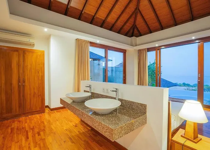 2 Bedrooms Ocean View Entire With Infinity Pool Вилла *